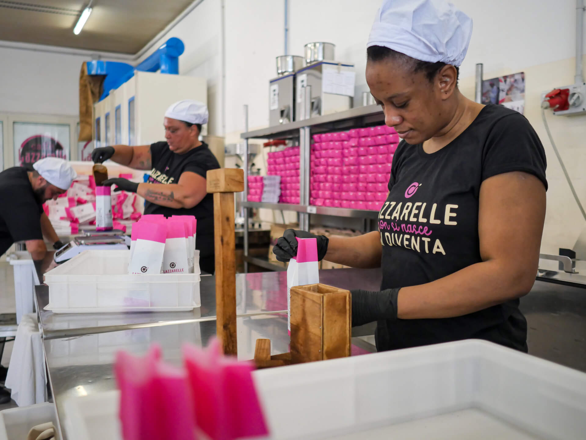 Cooperativa Lazzarelle, Carcere femminile di Pozzuoli (NA) - Pulmino contadino